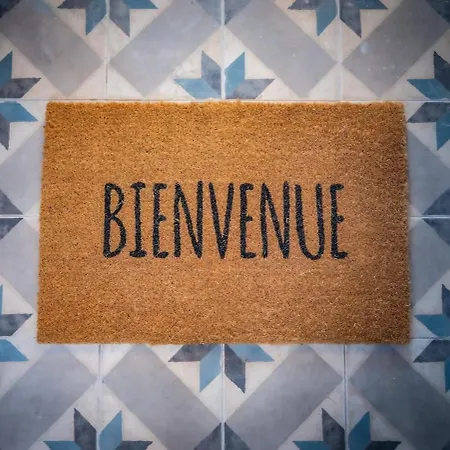 #402 Heart Of Vieil - Place Nationale-high-end Newly Renovated & Furnished Appartement